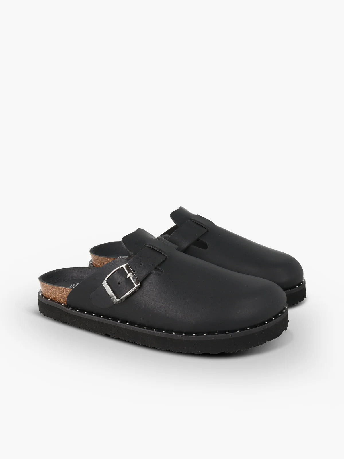 RIVA VEGAN STUDS BLACK